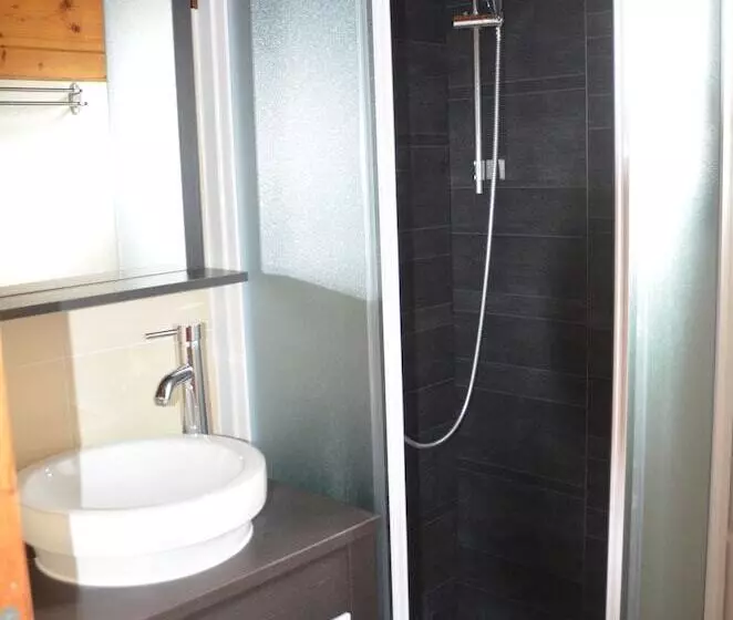 Hotelli Camping Du Lac De Saintpardoux