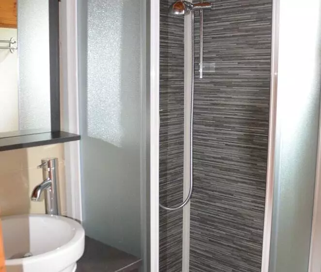 Hotelli Camping Du Lac De Saintpardoux