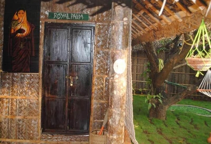 Otel The Palm Trees Resort