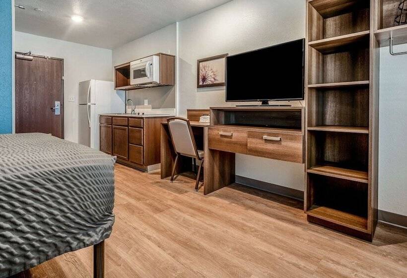 ホテル Woodspring Suites Naples West