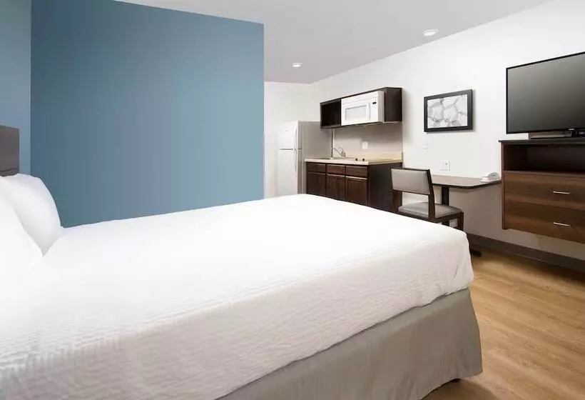 ホテル Woodspring Suites Naples West