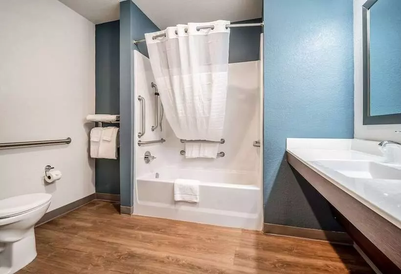 ホテル Woodspring Suites Naples West