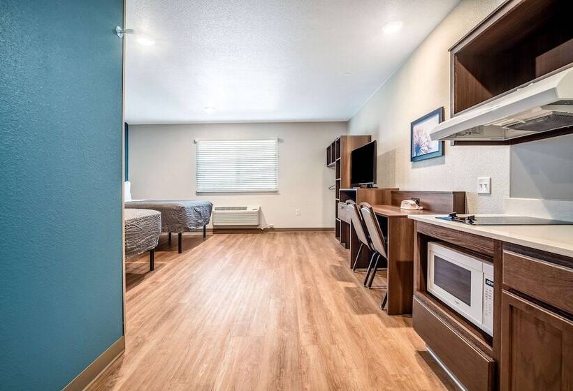 ホテル Woodspring Suites Naples West
