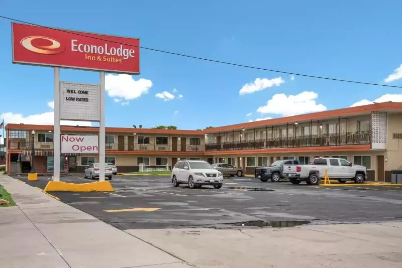 モーテル Econo Lodge Inn & Suites