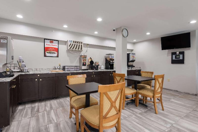 モーテル Econo Lodge Inn & Suites