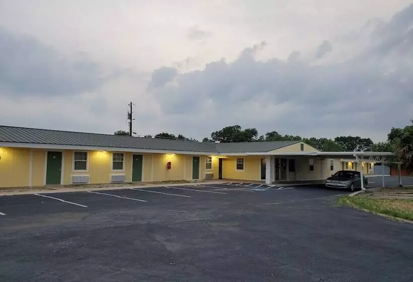 Motelli Lake Lbj Inn