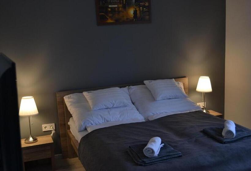 Bed and Breakfast Főnix Design Rooms