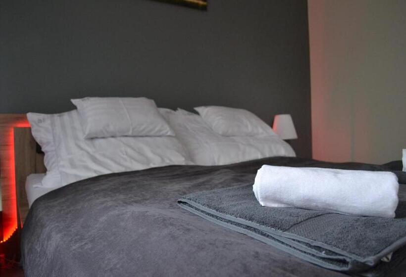 Bed and Breakfast Főnix Design Rooms