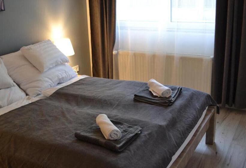 Bed and Breakfast Főnix Design Rooms