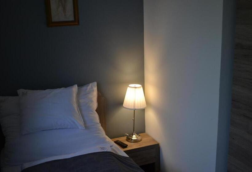 Bed and Breakfast Főnix Design Rooms