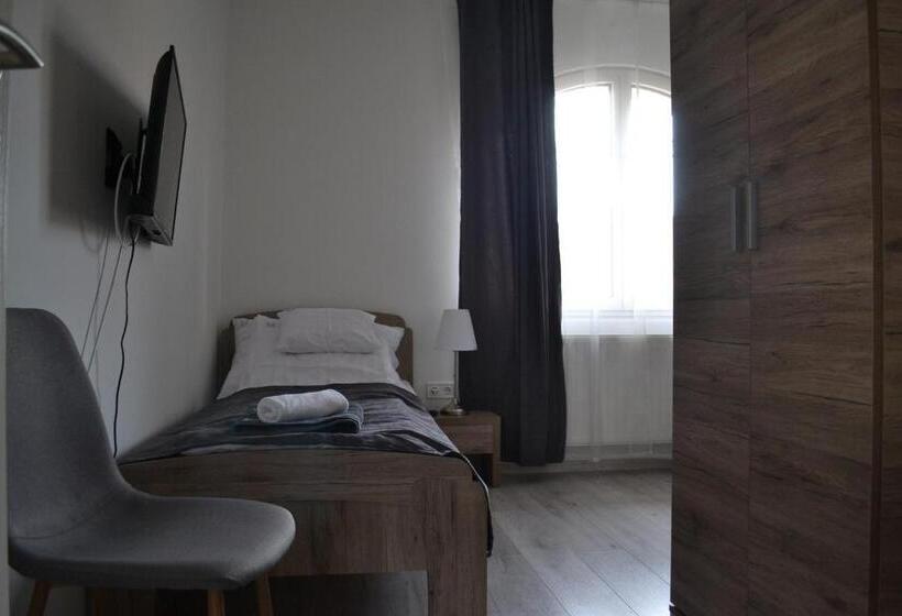 Bed and Breakfast Főnix Design Rooms