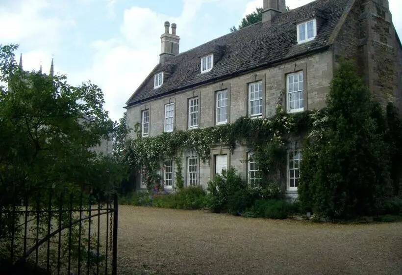 تختخواب و صبحانه Teigh Old Rectory