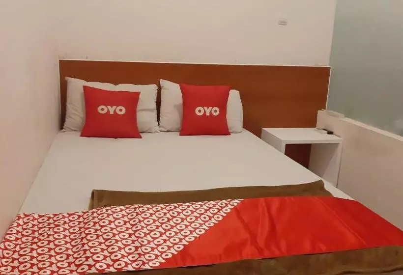 ホテル Oyo 3995 Airport Village Juanda