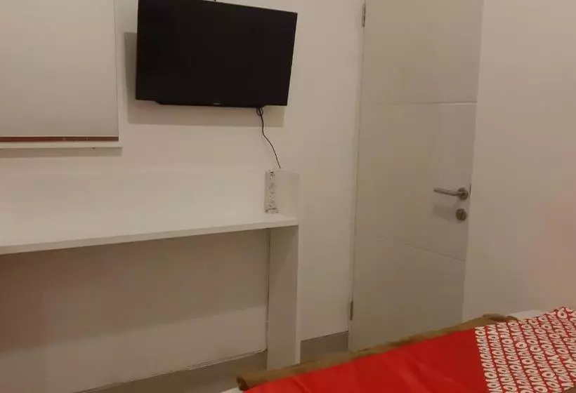 ホテル Oyo 3995 Airport Village Juanda