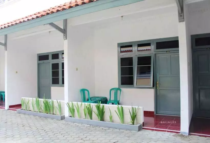 ホテル Rajawali Mitra Reddoorz