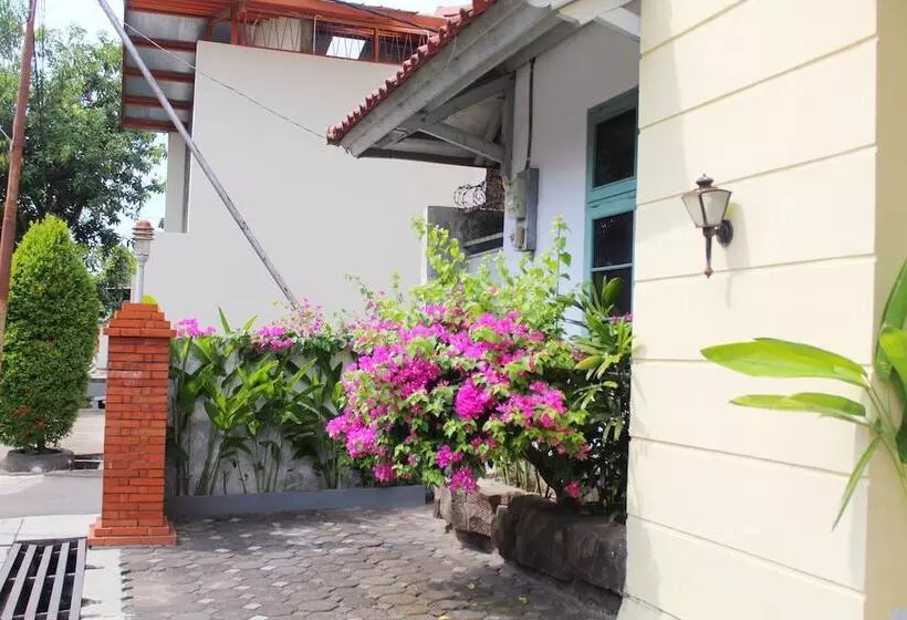 ホテル Rajawali Mitra Reddoorz