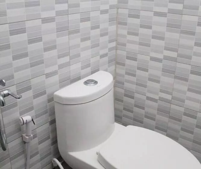 ホテル Rajawali Mitra Reddoorz