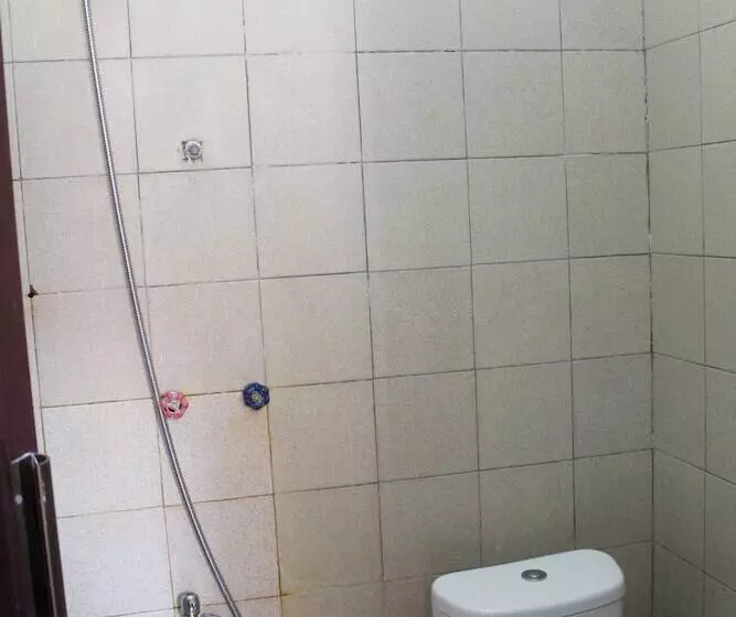 ホテル Rajawali Mitra Reddoorz