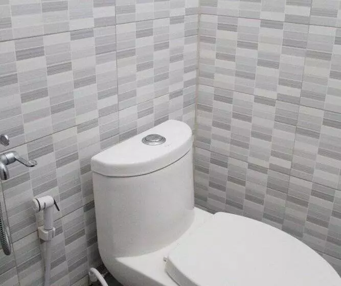 ホテル Rajawali Mitra Reddoorz