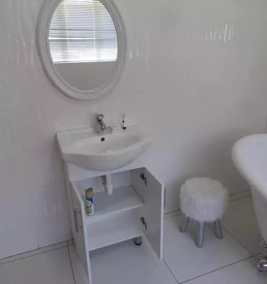 Majatalo Beverley Hills Guesthouse