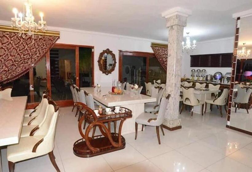 Пансион Beverley Hills Guesthouse