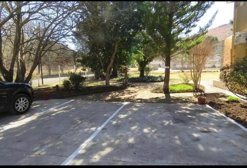 Majatalo Beverley Hills Guesthouse