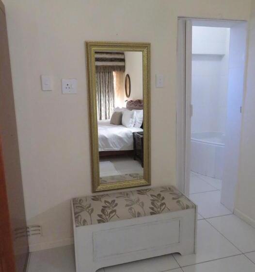 Пансион Beverley Hills Guesthouse