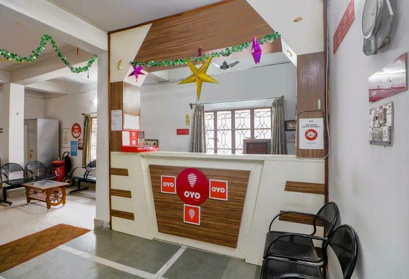 هتل O Red Rose Near Noapara Metro Station