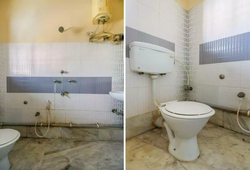 ホテル O Red Rose Near Noapara Metro Station