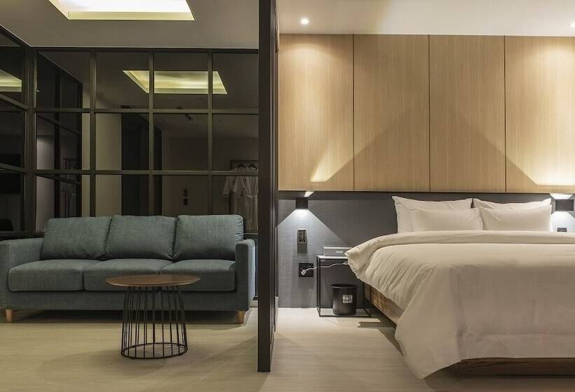 בית מלון כפרי Gray195