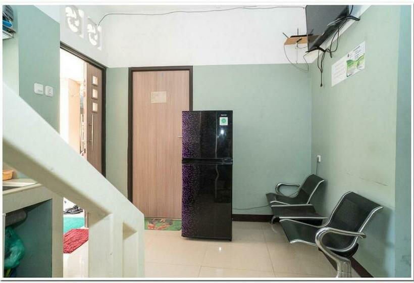 فندق Koolkost Near Lokasari Square