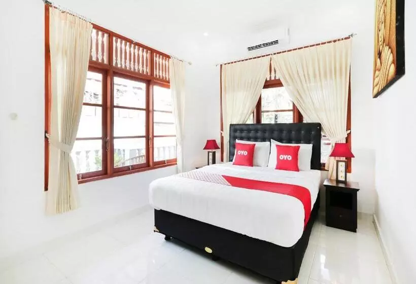 ホテル Oyo 4003 Ceria Guesthouse Seminyak
