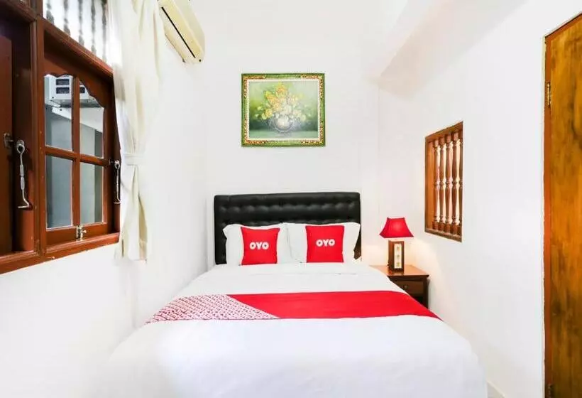 ホテル Oyo 4003 Ceria Guesthouse Seminyak