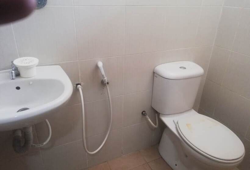 Otel Spot On 90095 Slk