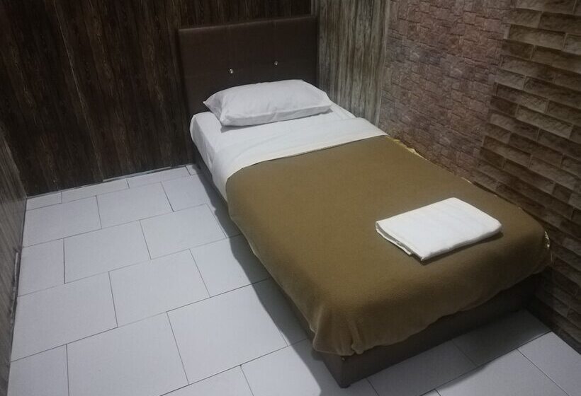 Otel Spot On 90095 Slk