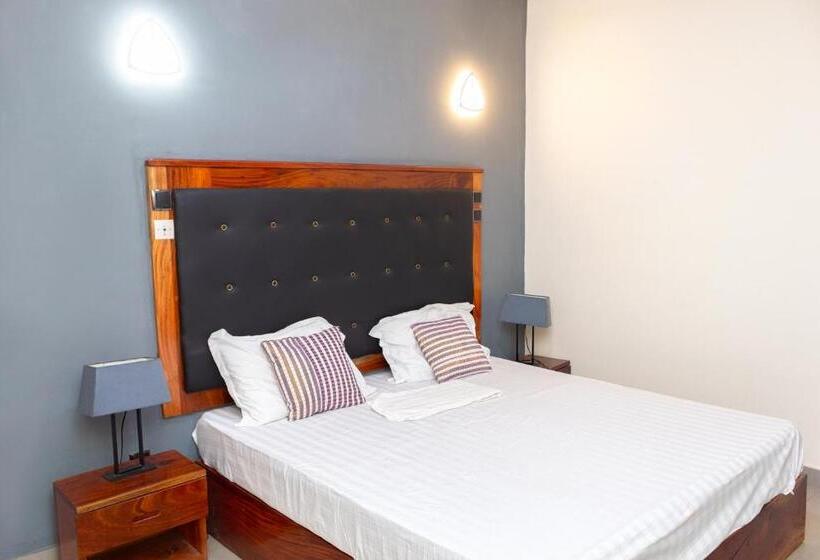 Imolease Kouessi Menontin