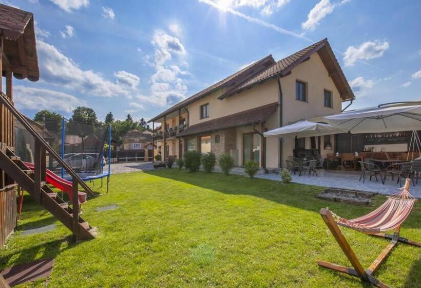 پانسیون Ama Guest House