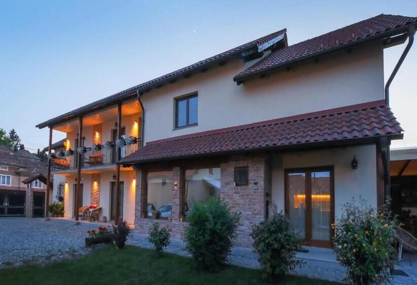 پانسیون Ama Guest House