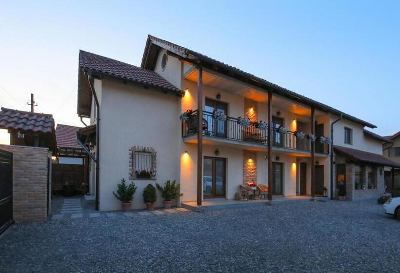 پانسیون Ama Guest House