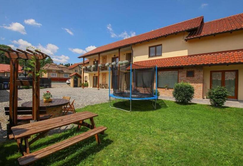 پانسیون Ama Guest House