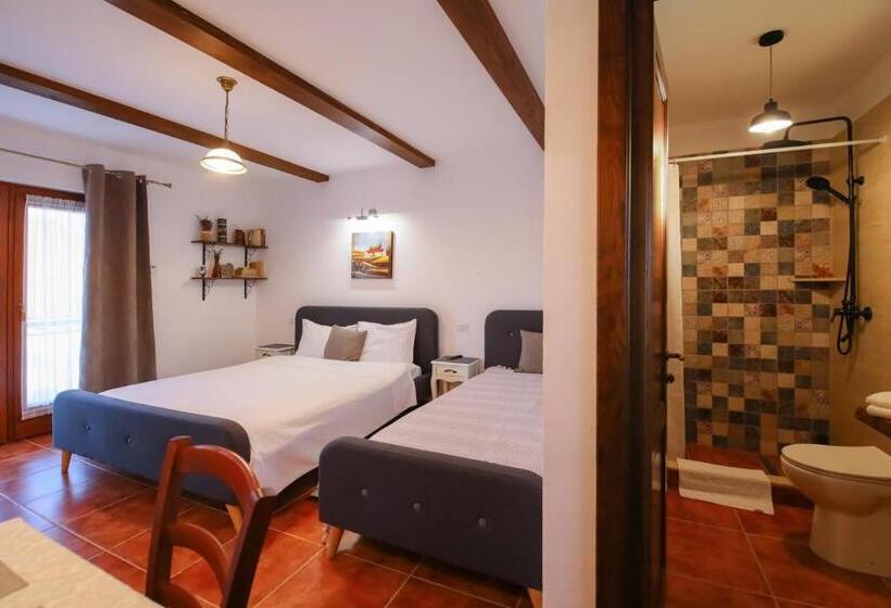 پانسیون Ama Guest House