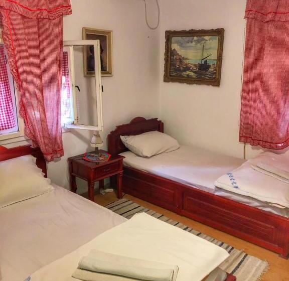تختخواب و صبحانه Etno Apartmani   Vlaška Kuća