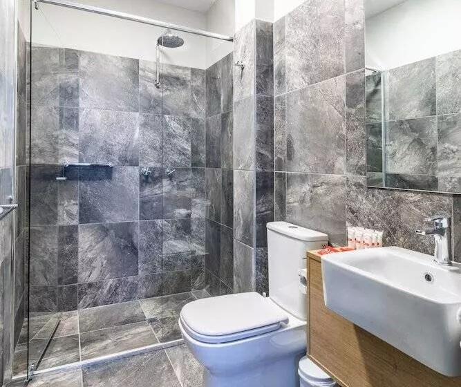 Hotelli Nightcap At Commercial