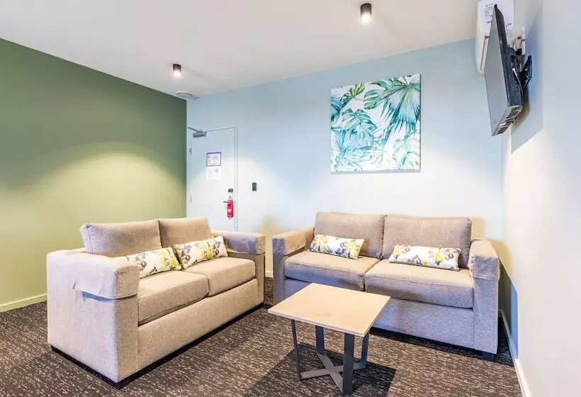 Hotelli Nightcap At Commercial