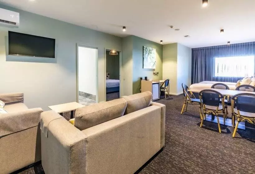 Hotelli Nightcap At Commercial