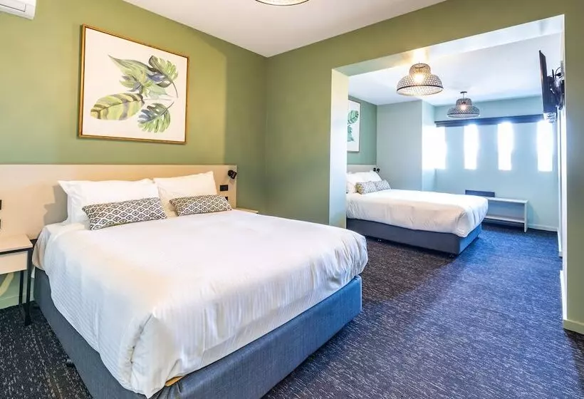 Hotelli Nightcap At Commercial