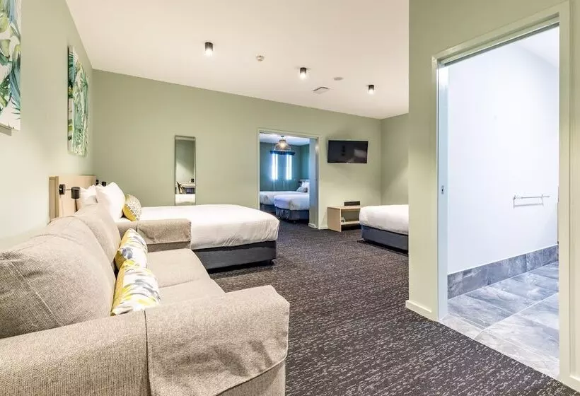 Hotelli Nightcap At Commercial