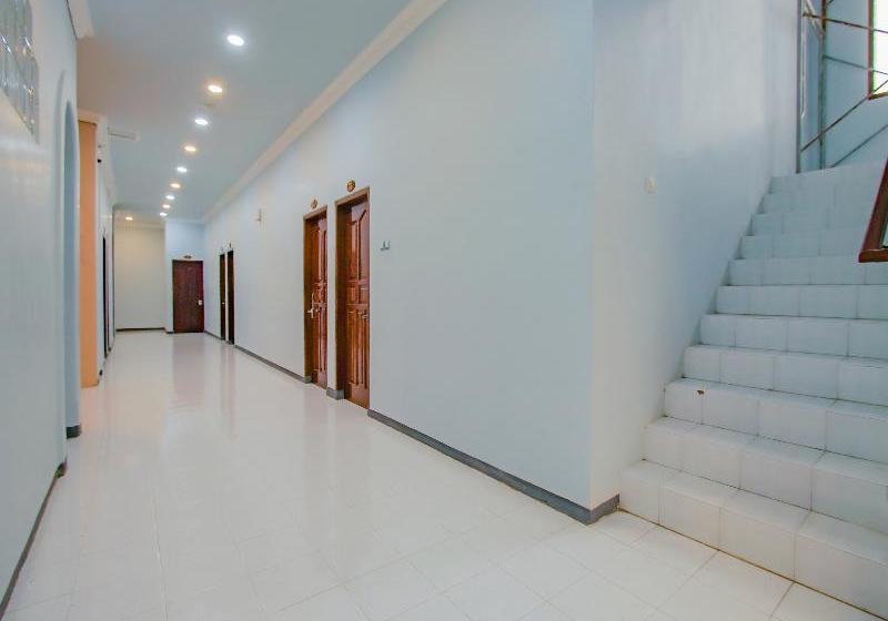 호텔 Oyo 3909 Arg Guest House Syariah