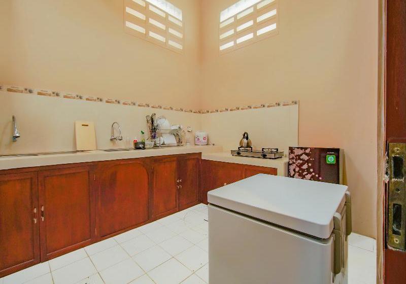 호텔 Oyo 3909 Arg Guest House Syariah