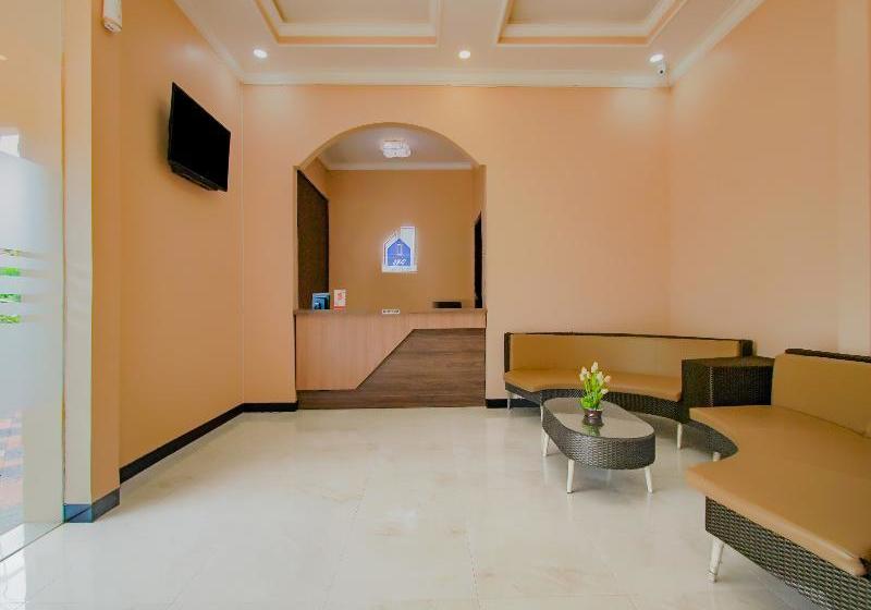 호텔 Oyo 3909 Arg Guest House Syariah